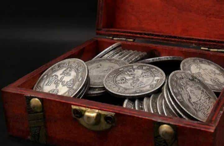 天乳运动有多疯狂？数万女性赤裸游街，禁止束胸、违者罚款50大洋