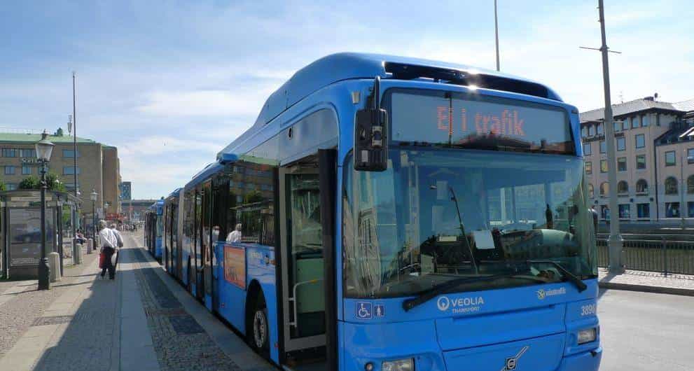 牛X！公交车充电4分钟 能跑一整天