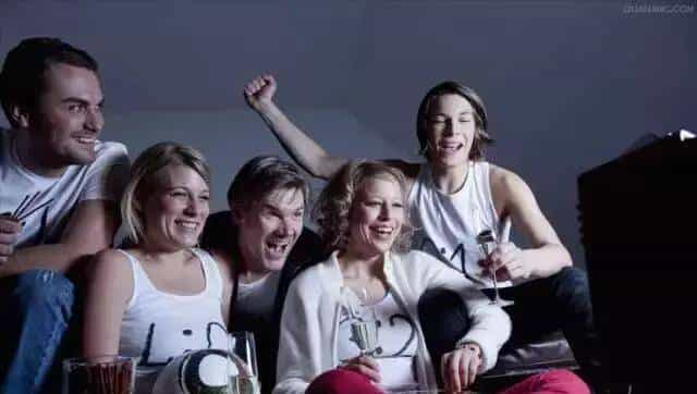 欧洲杯和女朋友，这样才完美