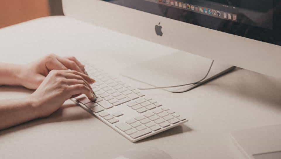 为什么苹果电脑的文件传不进U盘？