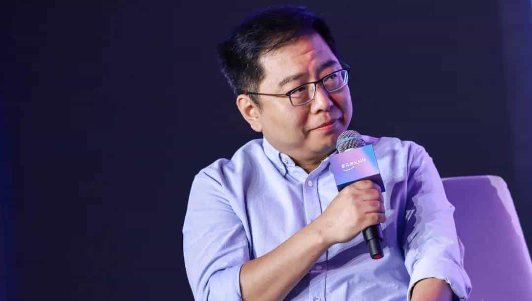 张鹏对谈朱啸虎、储瑞松、傅盛：Agentic AI 时代，不要什么东西都自己闷头做