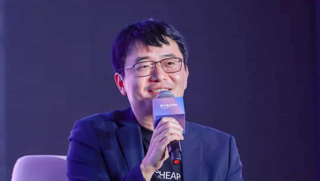 张鹏对谈朱啸虎、储瑞松、傅盛：Agentic AI 时代，不要什么东西都自己闷头做