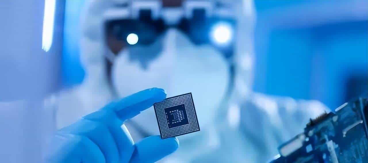 超700台,大陆市场全部光刻机设备回购?ASML承担不了后果!