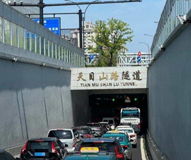 杭州堵车不是车多是路错?环北隧道+天目山隧道,两大堵点