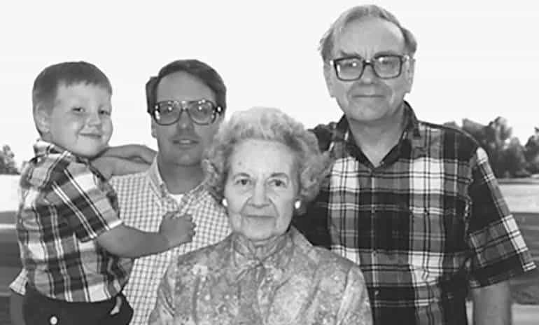 巴菲特再加码能源，这份《滚雪球》作者收藏级的采访里早就披露了他的投资原则，还有他的盲点和弱项……