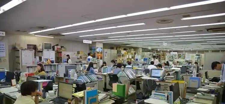 日本一平台竟雇人编黑中国视频？背后水有多深？