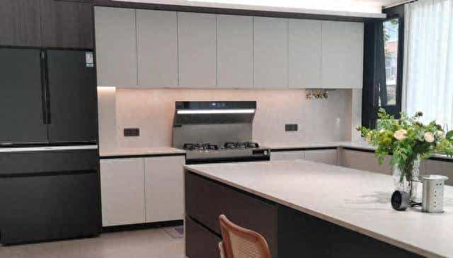 想装开放式厨房？油烟问题要解决，内行人告诉你选对集成灶很关键