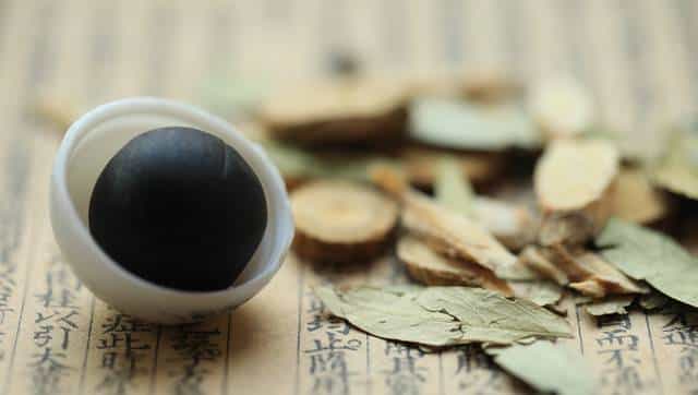 耳鸣别乱吃药!4种中成药对应4种证型,看蝉鸣、潮声、劳累后加重