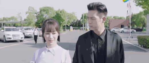 我佩服这顶流敢在巅峰期玩消失