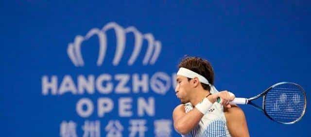 父亲去世,母亲改嫁,被送去儿童村,他却成为中网黑马