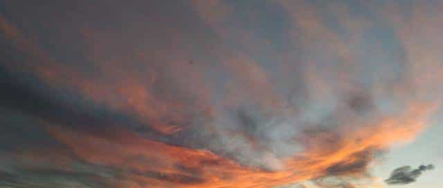 男人真的爱你，不会叫你“老婆”，而是这3种称呼