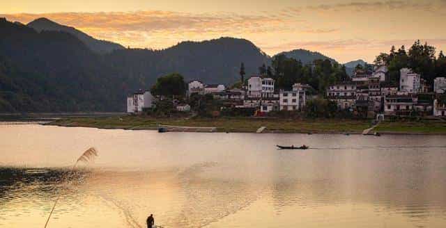 安徽杀疯了！歙县逆袭成黑马，合肥黄山都羡慕的新晋顶流