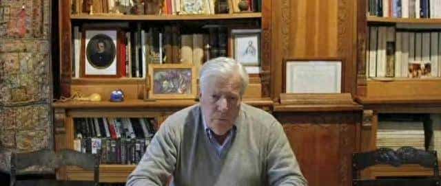 爱马仕继承人150亿财富蒸发！骗子得手后离奇撞火车身亡