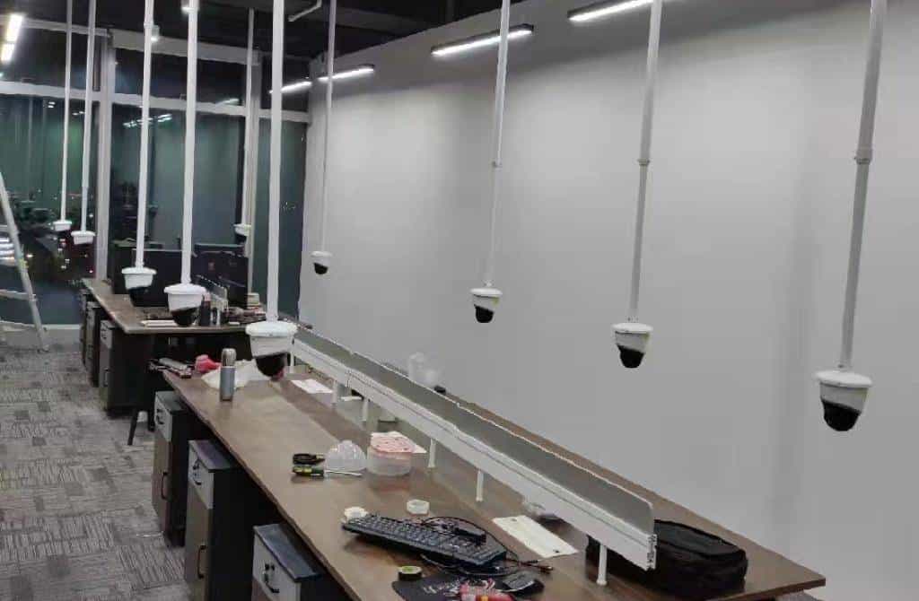 热搜第一！300元就能监控员工微信！实测：聊天就像在裸奔！网友炸了！违法吗？