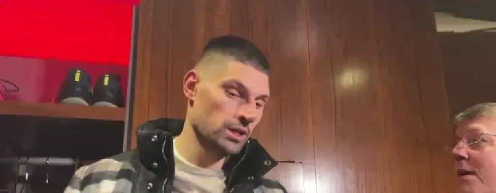 字母哥晒垃圾时间扣篮照:我表达能力有限但你应该清楚我的意思