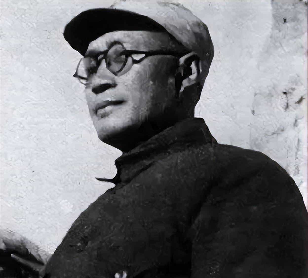 许世友酒后与王新亭打架，陈赓听闻后大怒，刘伯承直接将其调走