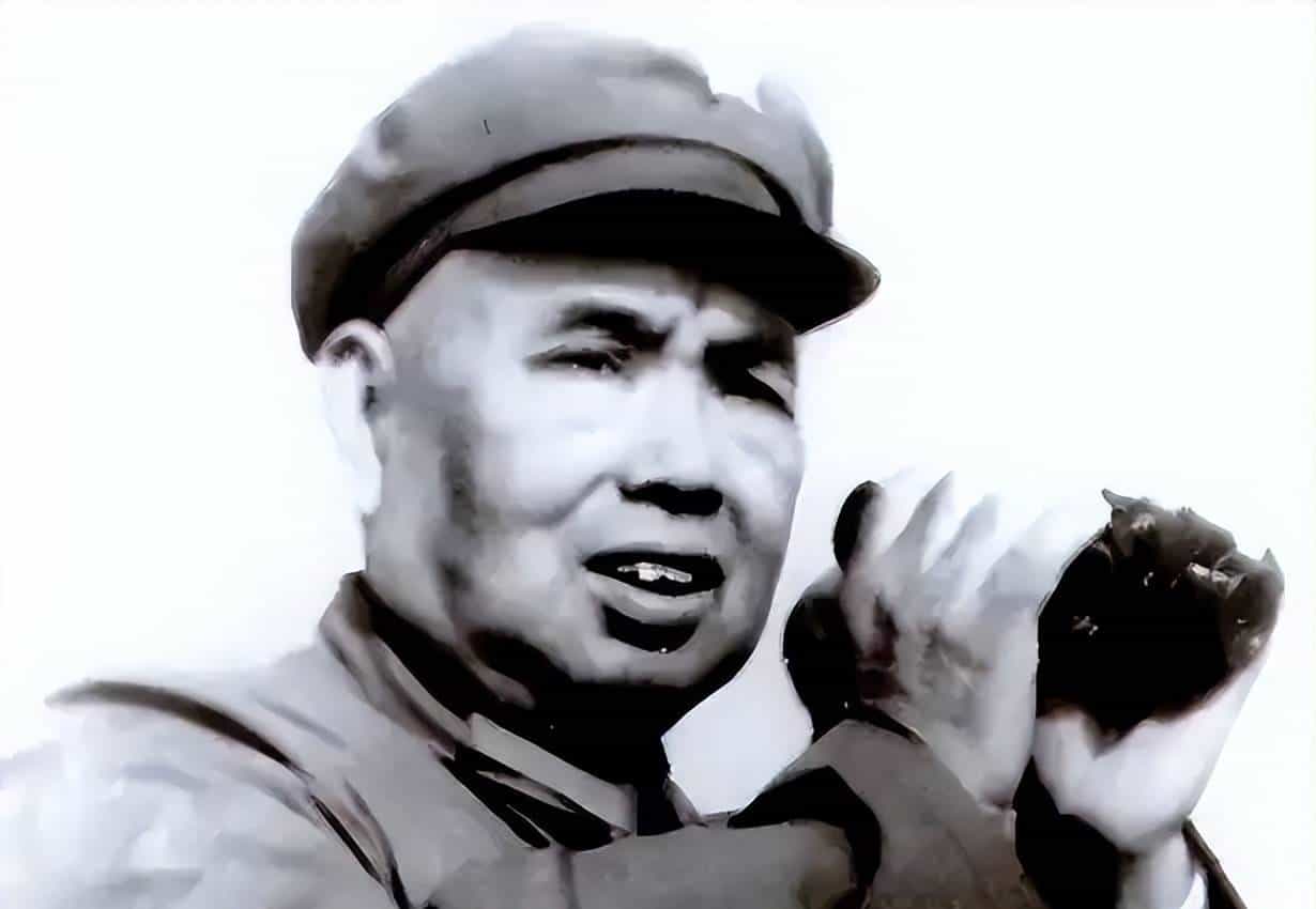 许世友酒后与王新亭打架，陈赓听闻后大怒，刘伯承直接将其调走