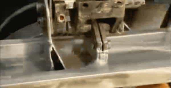 诶!料酒瓶铝盖上的切纹沟槽有啥用?又是怎么做出来的?