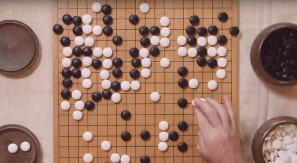 人机围棋大战首局机器胜：人类有点小失落，没事儿还有4局来战！