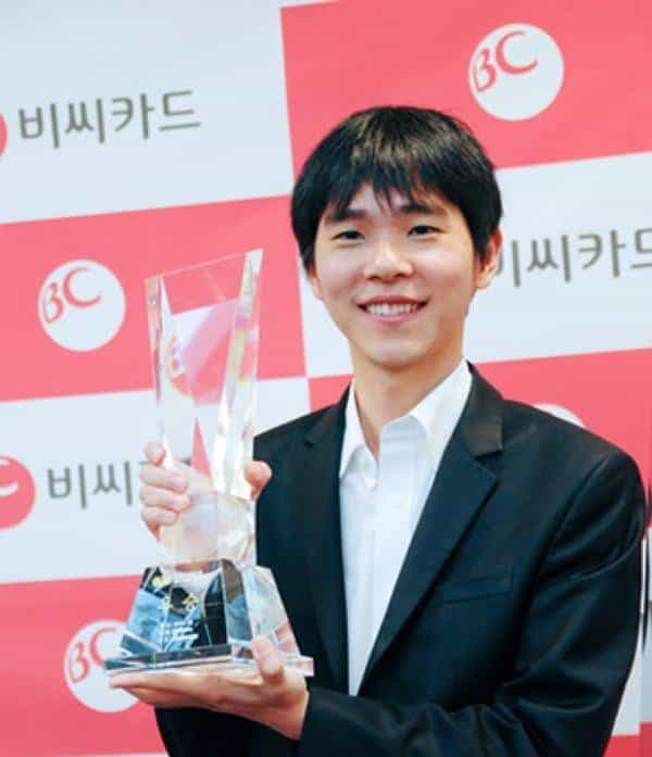 人机围棋大战首局机器胜：人类有点小失落，没事儿还有4局来战！