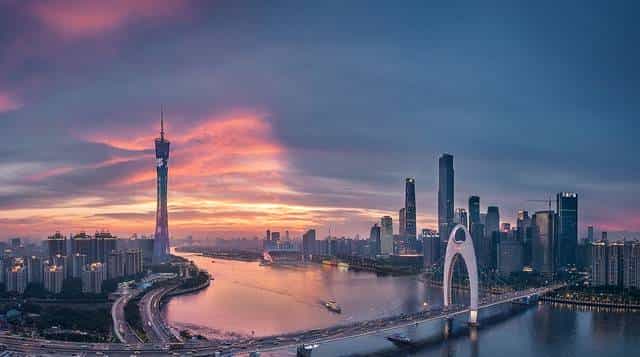 思考生命周期与储能损耗的光-储系统低碳运行优化策略