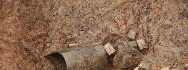 “银锭埋了120年,挖出来不到120小时,就被我装进编织袋,扛去