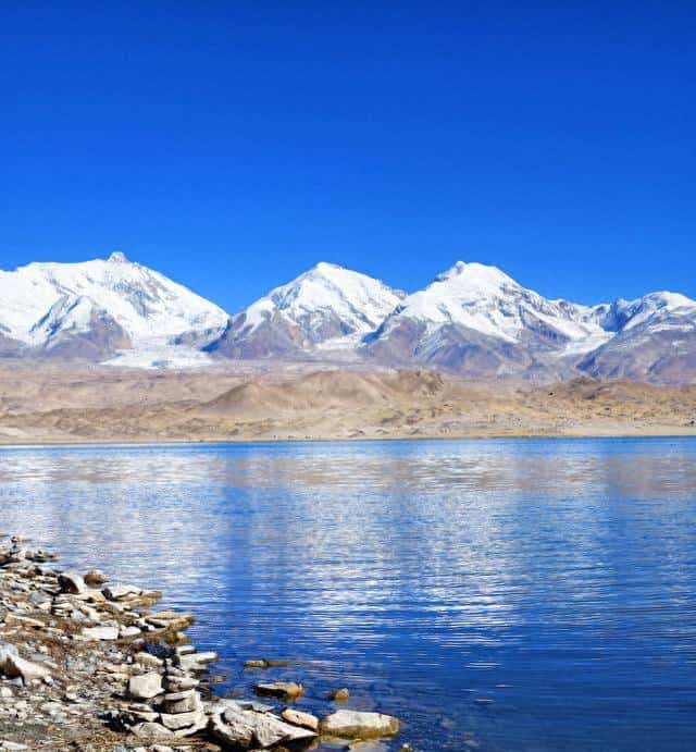 “去了趟新疆，手机相册里全是假的湖。