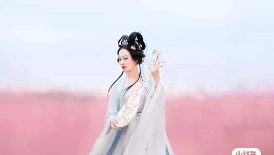 以草为名，比花更美！曲江三大秋日限定粉黛乱子草花海上线~