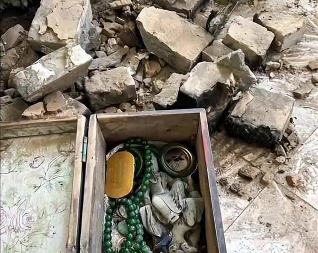 “银锭埋了120年,挖出来不到120小时,就被我装进编织袋,扛去