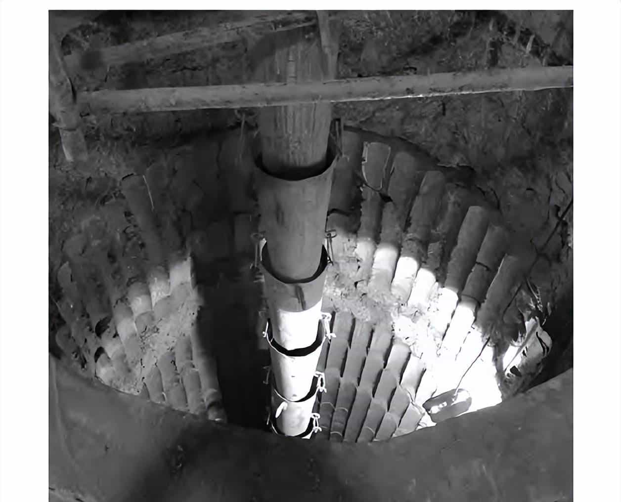 城市暗挖大跨地铁车站洞柱法施工关键技术