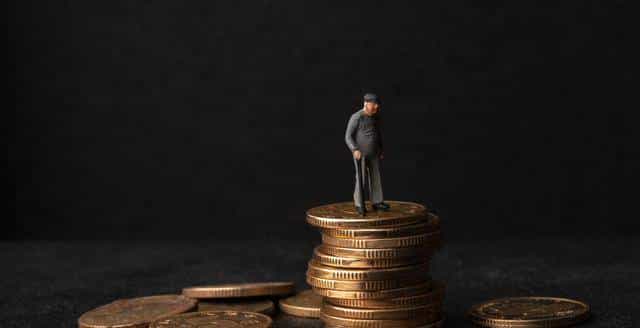 河南养老金基数涨了，有人每月能补80块有人只补15块，差距在哪？