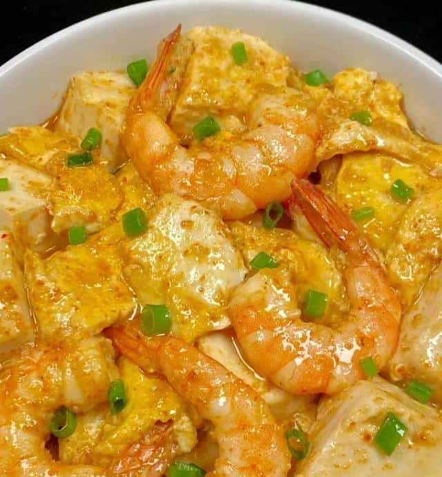 老话说“人老腿先衰”。中老年人多吃这几样，补足钙质腿脚硬