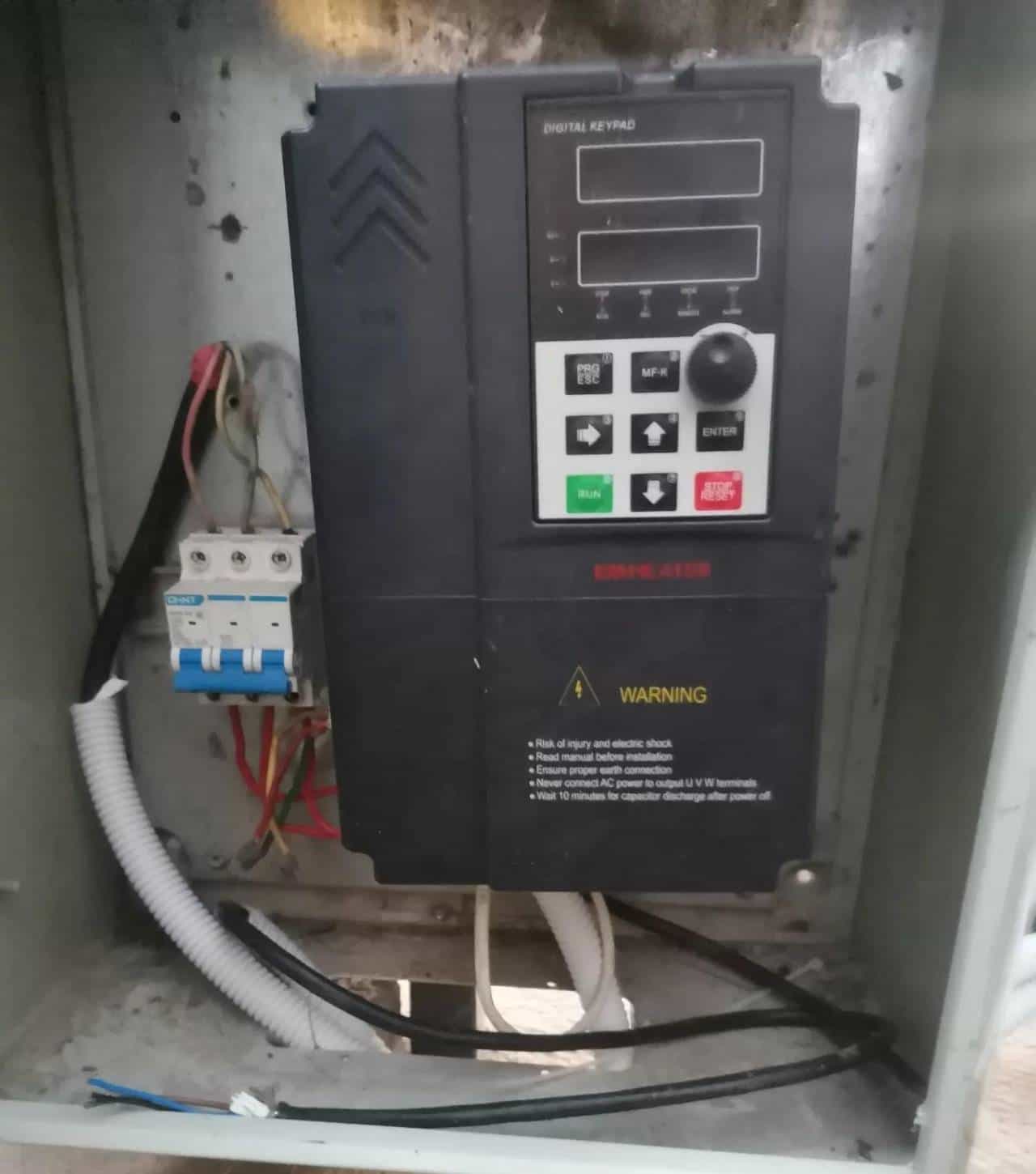 你知道变频器控制的电机该如何调整电机的正反转吗？