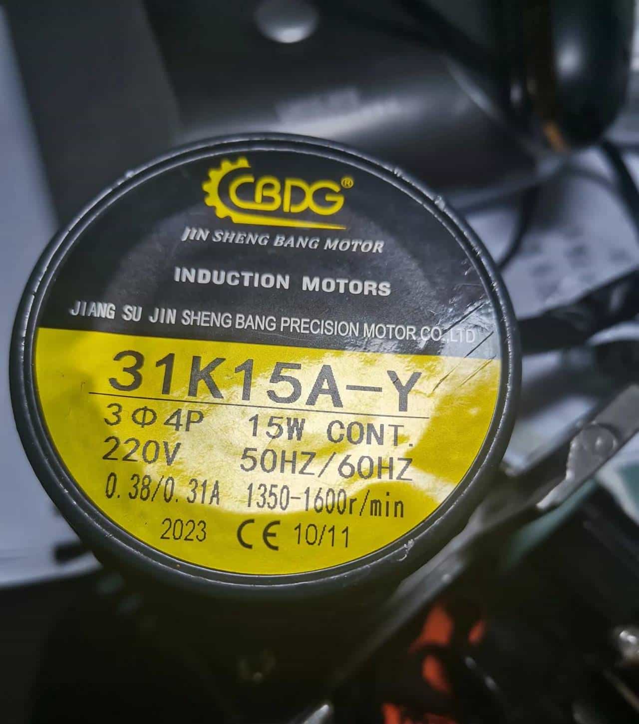 西门子V20变频器电流模拟量如何控制电机变速？