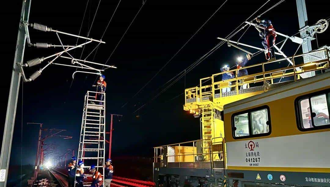 DeepSeek：这个韵我必须押！