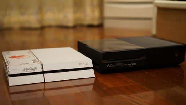 PS4 & X1：次世代游戏主机该如何选择
