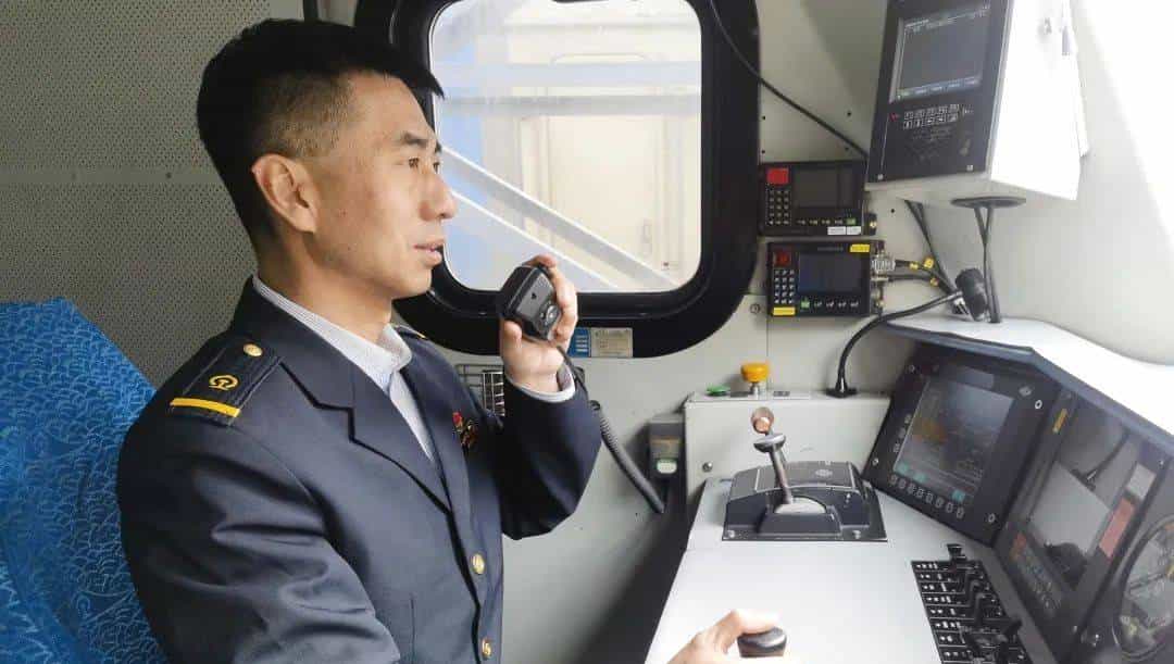 DeepSeek：这个韵我必须押！