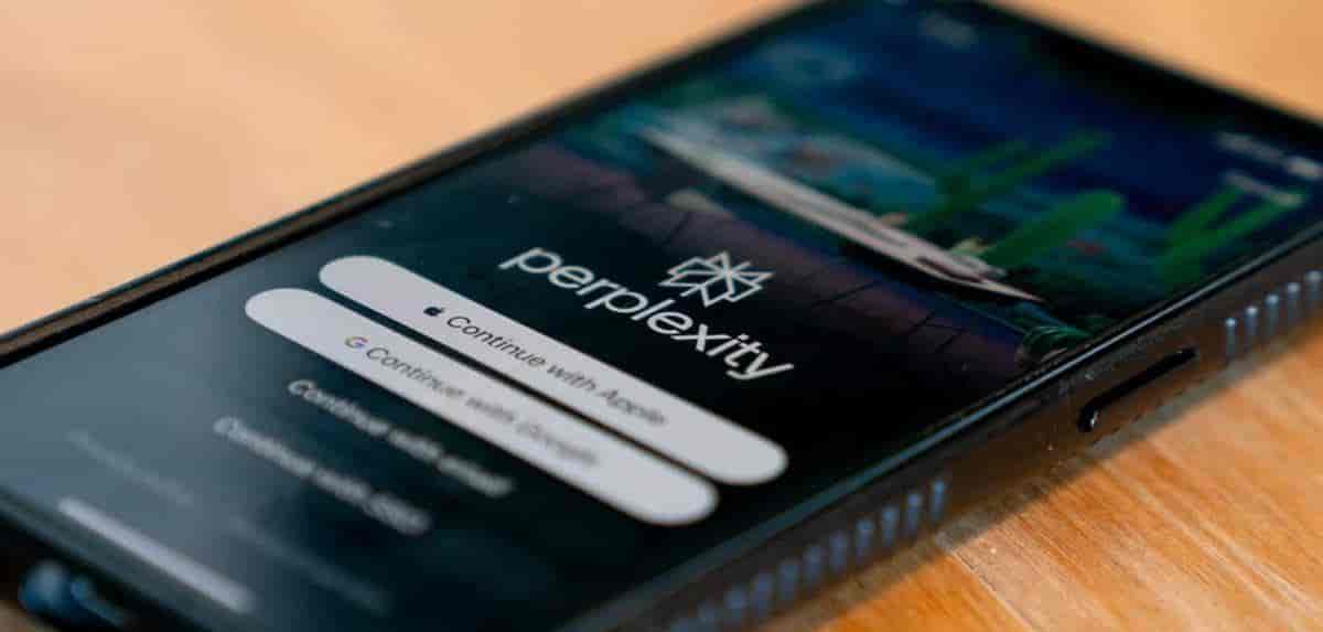 Perplexity CEO断言iPhone根本没被AI颠覆