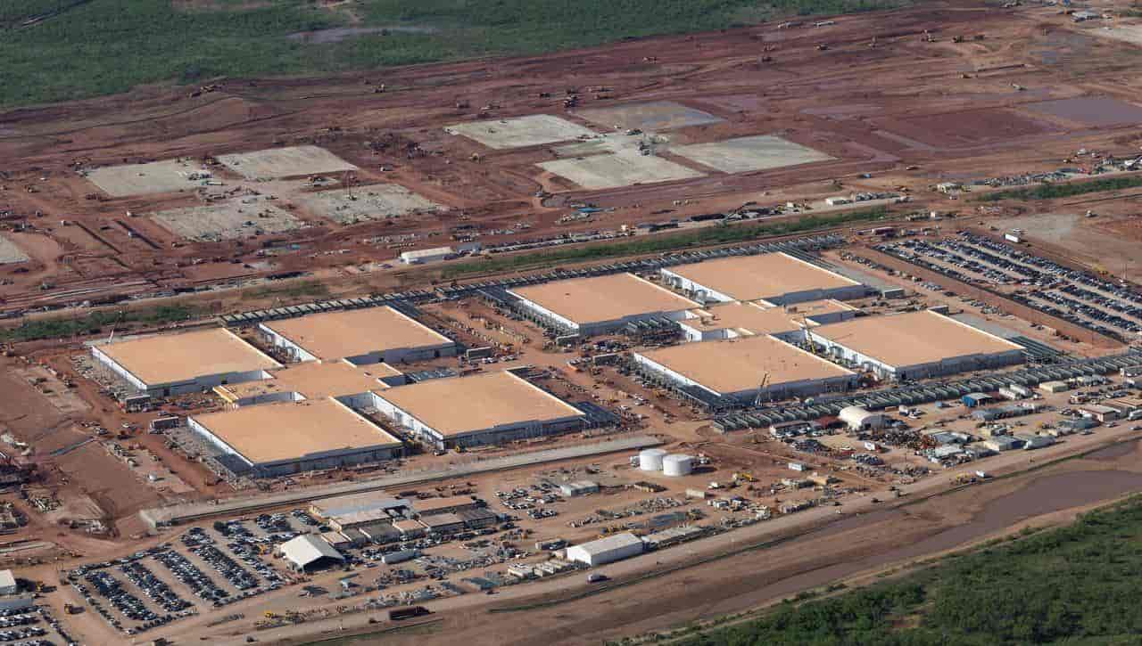 Perplexity CEO说出真相：AI不会取代iPhone、只会让它"不可或缺"