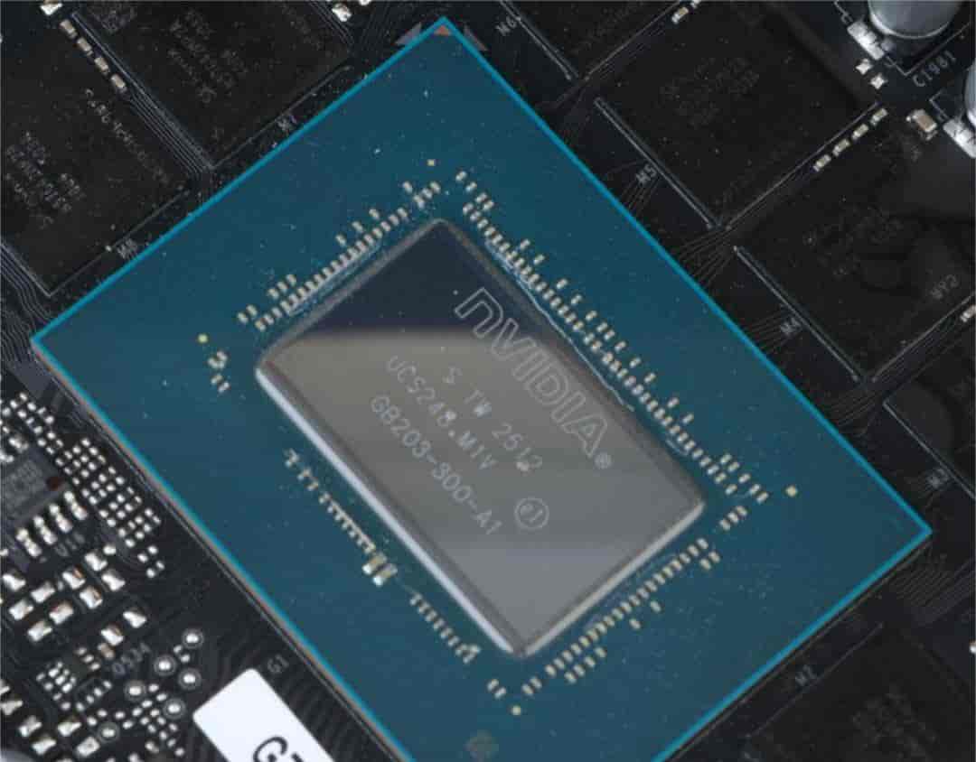 影驰RTX 5070 Ti星曜LUNA OC：DLSS 4+16GB显存定义颜值和性能的双向跃升