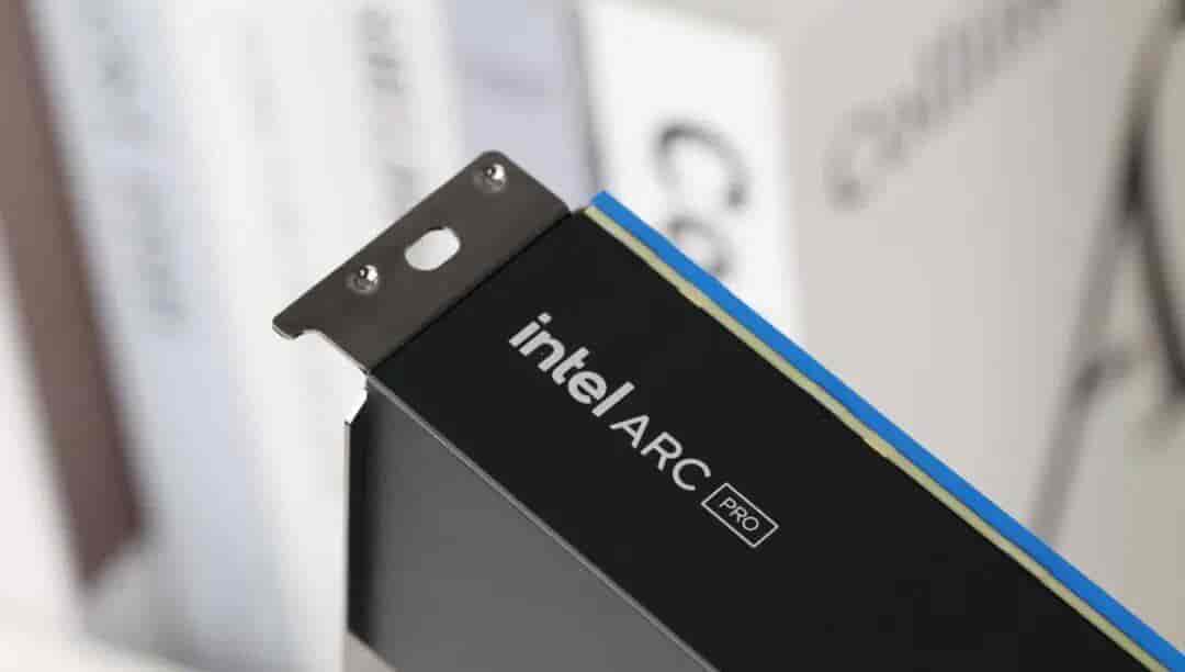 短小精悍的AI与图形工作站专业之选——英特尔锐炫 Pro B50显卡首发评测