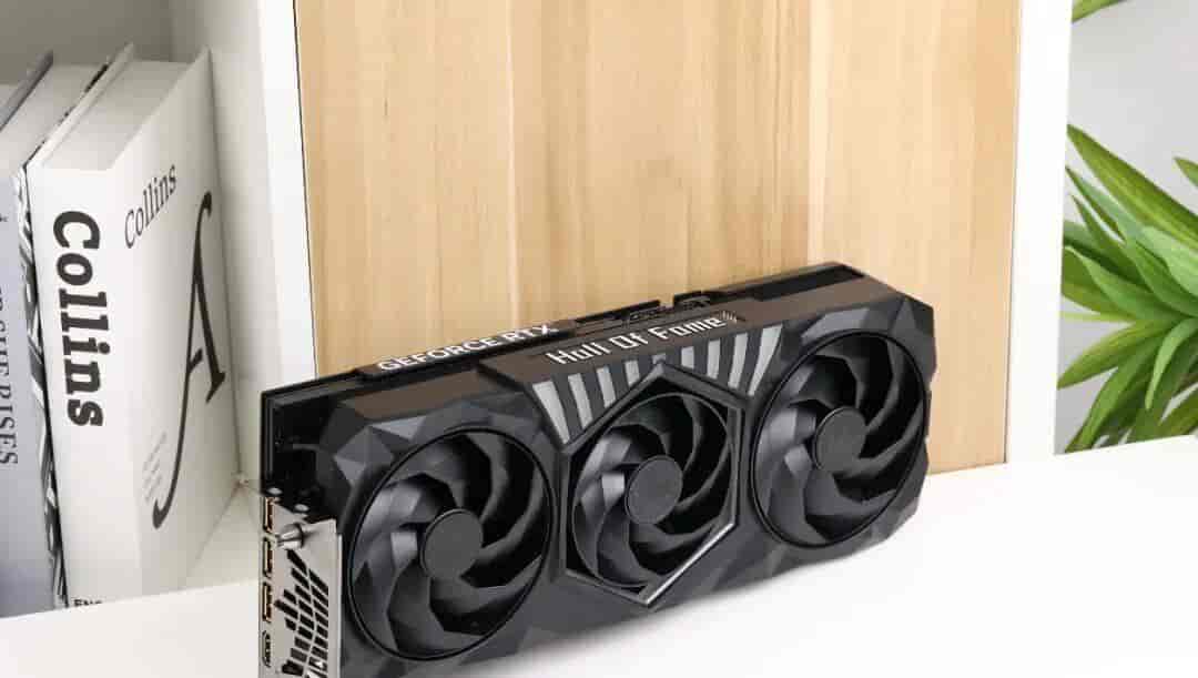 “黑化强三分” RTX 5070 Ti无出其右——影驰RTX 5070 Ti HOF OC LAB 黑魂X