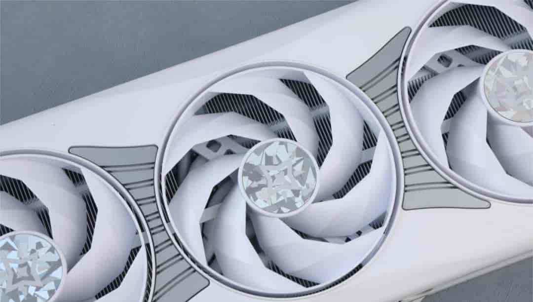 影驰RTX 5070 Ti星曜LUNA OC：DLSS 4+16GB显存定义颜值和性能的双向跃升