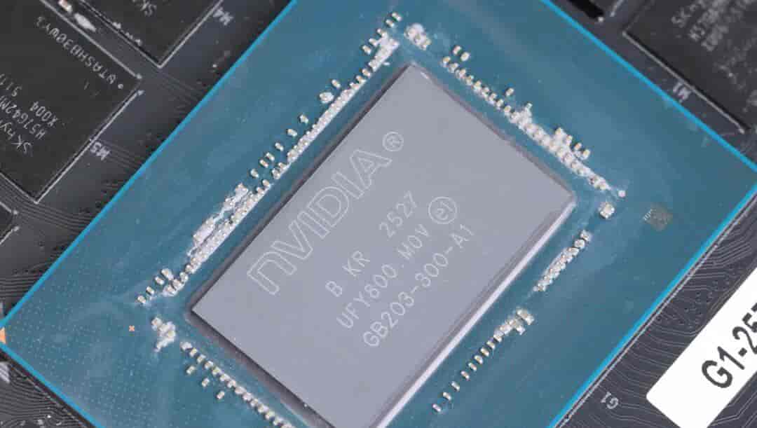 “黑化强三分” RTX 5070 Ti无出其右——影驰RTX 5070 Ti HOF OC LAB 黑魂X