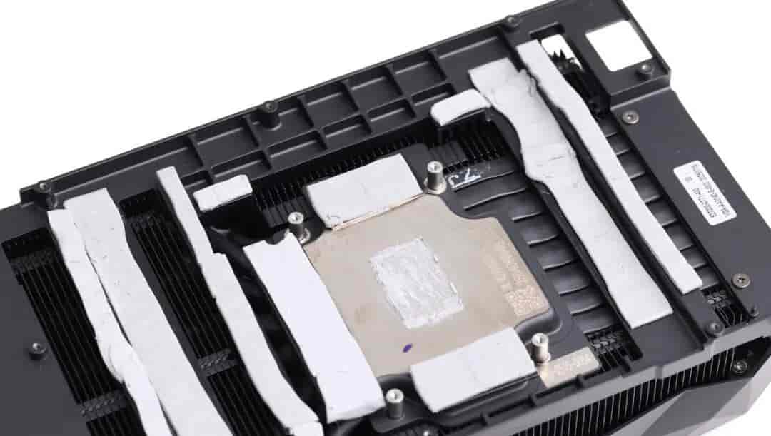 “黑化强三分” RTX 5070 Ti无出其右——影驰RTX 5070 Ti HOF OC LAB 黑魂X