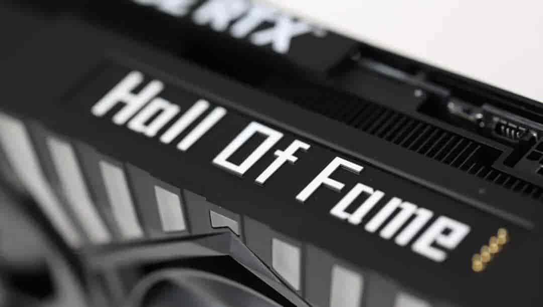 “黑化强三分” RTX 5070 Ti无出其右——影驰RTX 5070 Ti HOF OC LAB 黑魂X