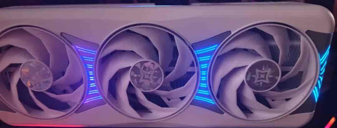 影驰RTX 5070 Ti星曜LUNA OC：DLSS 4+16GB显存定义颜值和性能的双向跃升