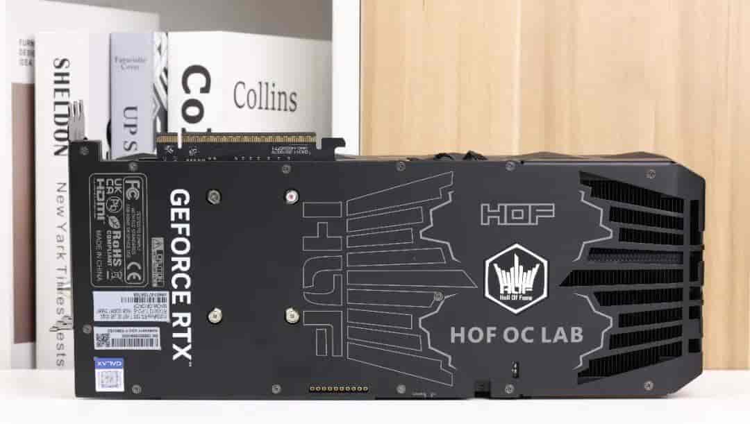 “黑化强三分” RTX 5070 Ti无出其右——影驰RTX 5070 Ti HOF OC LAB 黑魂X
