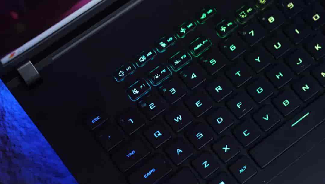 银鞍照夜，枪神破阵 GeForce RTX™ 5080笔记本ROG枪神9 Plus超竞版：光影交响曲重构数字游戏生活美学