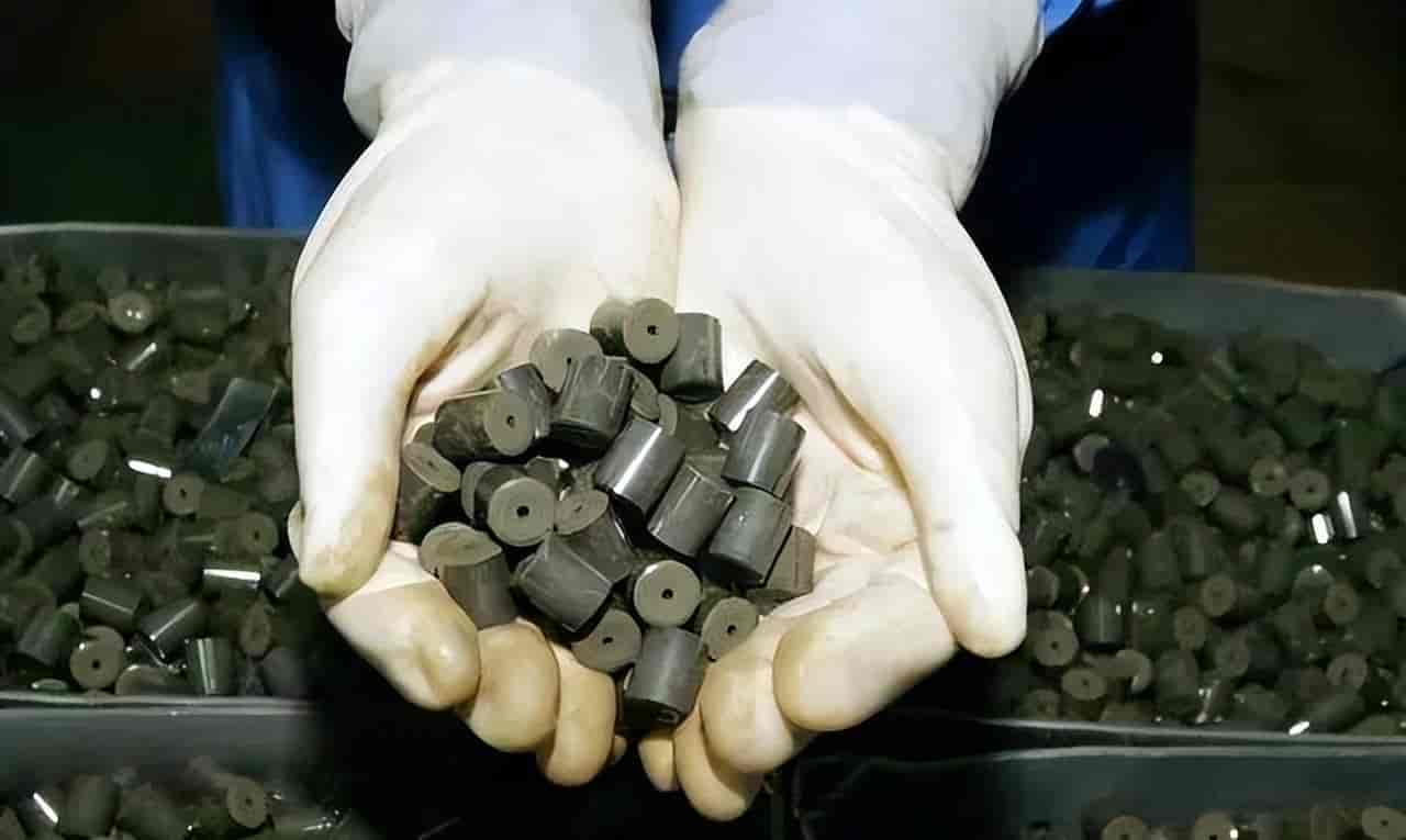 伊朗核设施被炸四次，美以真动手了？，辐射要飘到海湾各国？